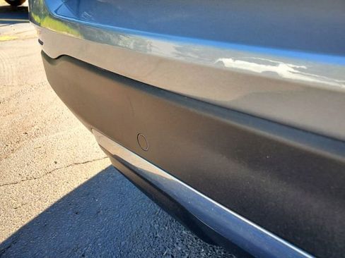 Certified 2023 Chevrolet Equinox LT FWD image 10