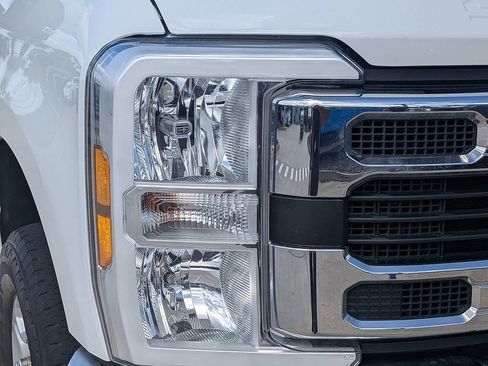 Used 2025 Ford F250 XLT w/ FX4 Off-Road Package AWD/4WD image 9