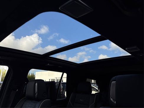 New 2026 Cadillac Escalade Platinum Sport w/ LPO, ONYX Package image 35