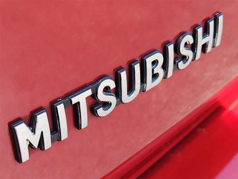 Used 2018 Mitsubishi Outlander SE image 12