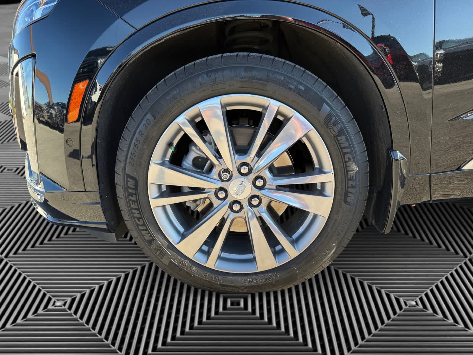 Used 2023 Cadillac XT6 Premium Luxury w/ Technology Package AWD/4WD image 9