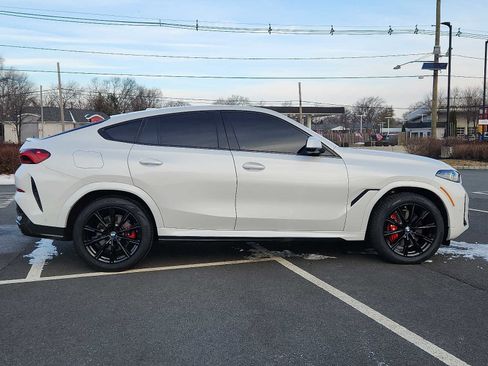 Certified 2024 BMW X6 xDrive40i w/ Premium Package image 7