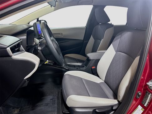 Used 2024 Toyota Corolla LE image 17