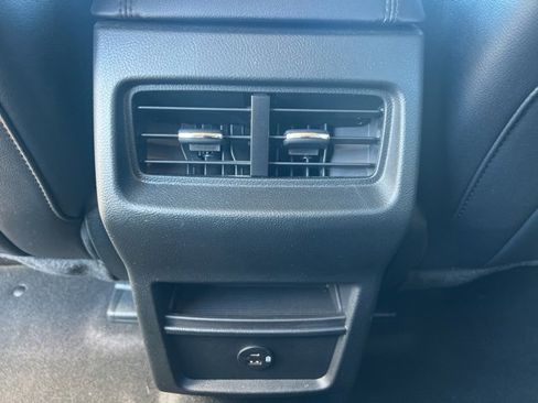 Used 2022 Ford Edge SEL image 19