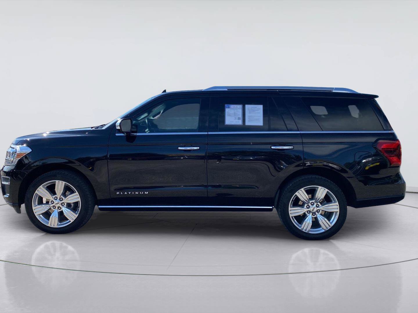 Used 2022 Ford Expedition Platinum RWD image 3