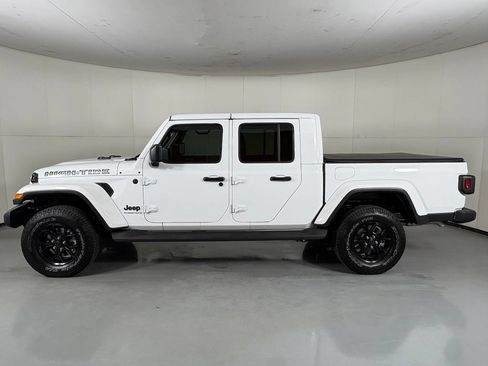 Used 2025 Jeep Gladiator Sport AWD/4WD image 5