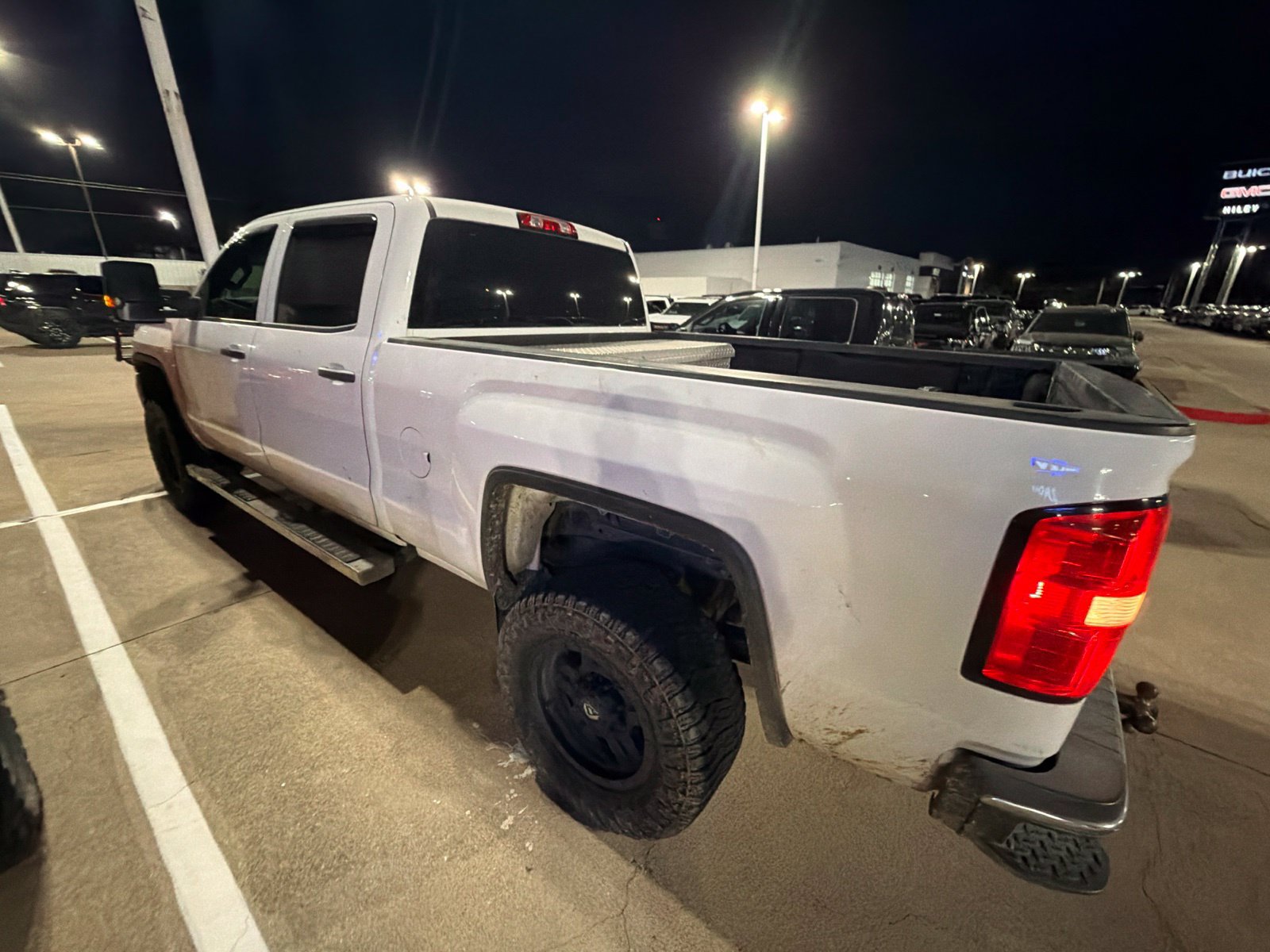Used 2018 GMC Sierra 2500 4x4 Crew Cab w/ Sierra Convenience Package image 12