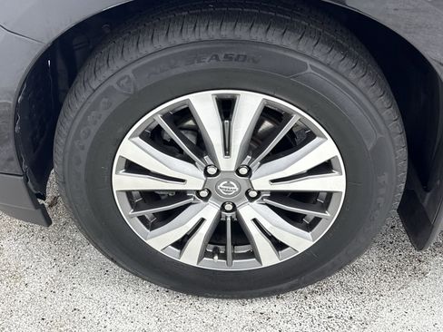 Used 2020 Nissan Pathfinder S image 45