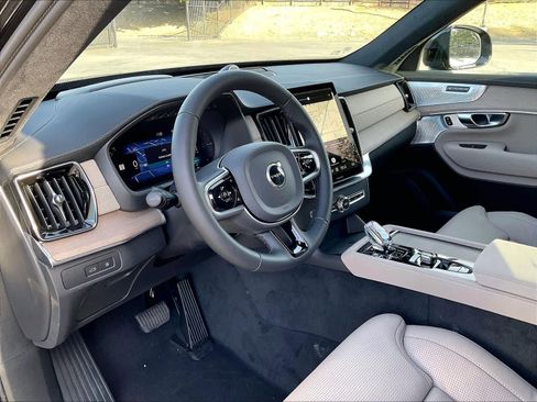 New 2026 Volvo XC90 T8 Ultra w/ Lounge Package image 8