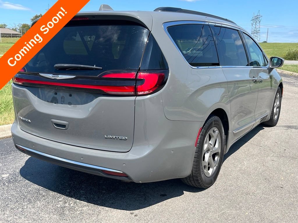 Used 2022 Chrysler Pacifica Limited FWD image 12
