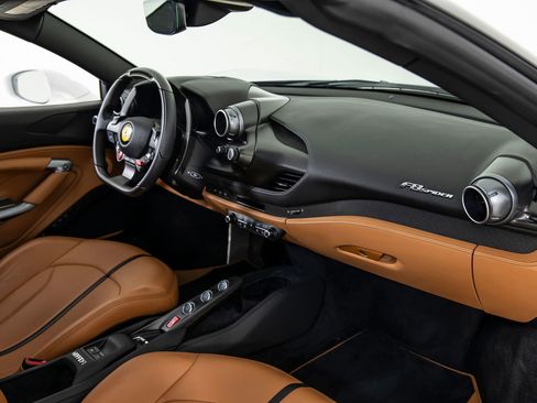 Certified 2022 Ferrari F8 Spider RWD image 15