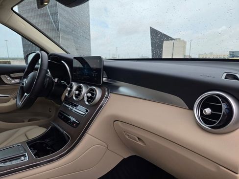 Used 2022 Mercedes-Benz GLC 300 4MATIC image 18