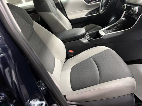 Used 2025 Toyota RAV4 XLE image 30