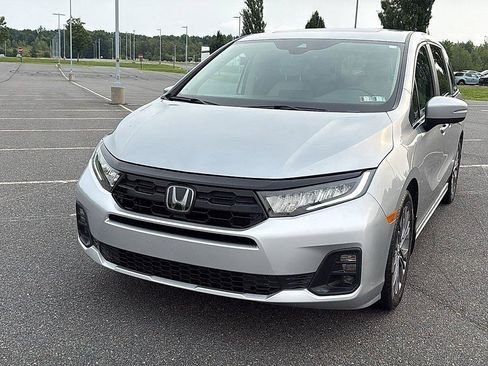 Used 2025 Honda Odyssey Touring image 14