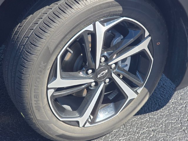 Used 2022 Chevrolet TrailBlazer RS w/ Technology Package FWD image 11