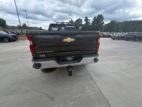 Used 2022 Chevrolet Silverado 2500 LT w/ Convenience Package AWD/4WD image 6