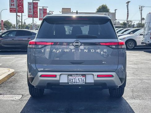 Certified 2022 Nissan Pathfinder SL FWD image 8