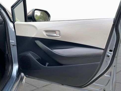 Used 2021 Toyota Corolla LE FWD image 19