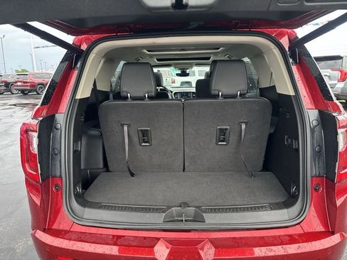 Used 2021 GMC Acadia Denali w/ Denali Technology Package FWD image 18