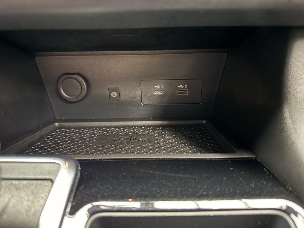 Used 2024 Nissan Pathfinder SL AWD/4WD image 18