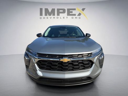 Used 2024 Chevrolet Trax LS w/ Driver Confidence Package FWD image 8