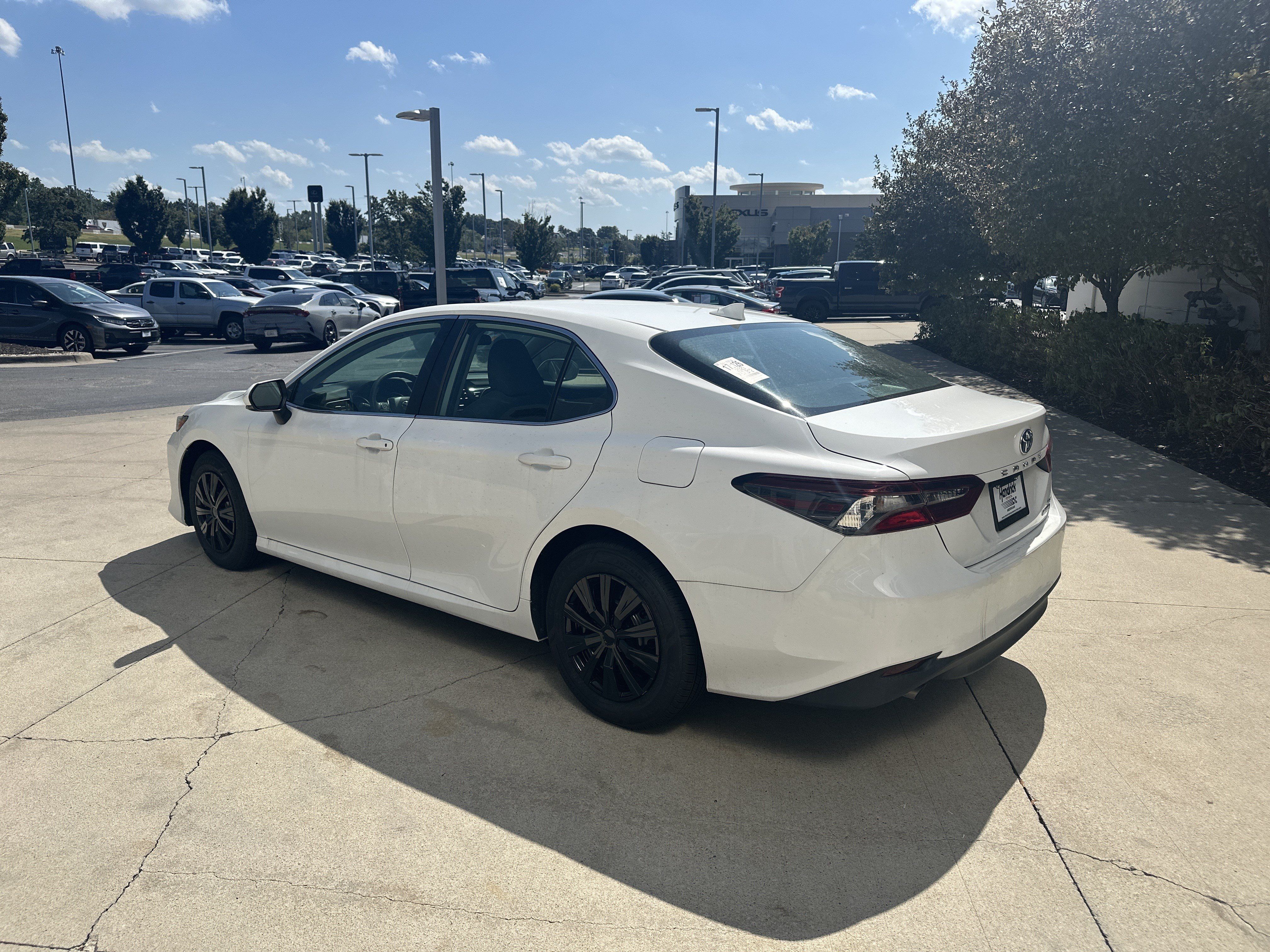 Used 2023 Toyota Camry LE FWD image 7
