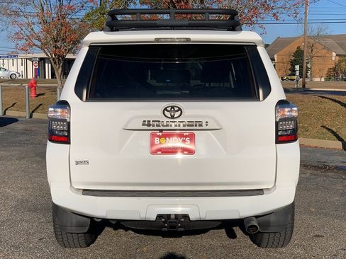 Used 2022 Toyota 4Runner SR5 Premium image 5