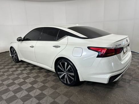 Used 2020 Nissan Altima 2.0 Platinum FWD image 5