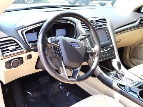 Used 2013 Ford Fusion SE FWD image 16