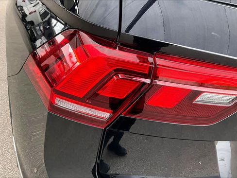 Used 2022 Volkswagen Tiguan S image 27