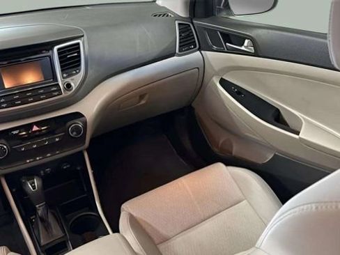 Used 2018 Hyundai Tucson SE image 25