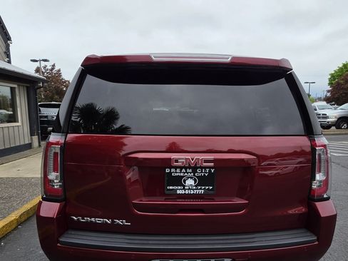 Used 2018 GMC Yukon XL SLT AWD/4WD image 14