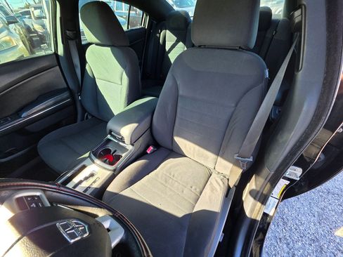Used 2012 Dodge Charger SE image 9