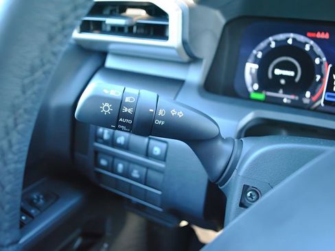 New 2025 Toyota Tacoma TRD Off-Road AWD/4WD image 9