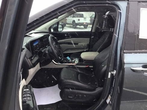 Used 2024 Kia Carnival SX image 13