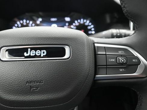 Used 2025 Jeep Compass Latitude w/ Altitude Special Edition AWD/4WD image 25