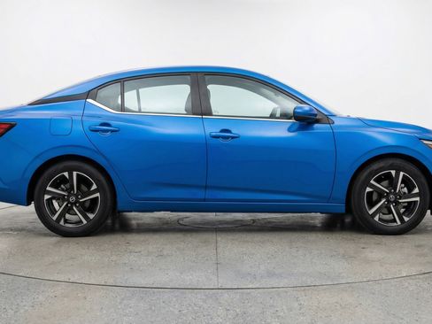 Used 2025 Nissan Sentra SV FWD image 11