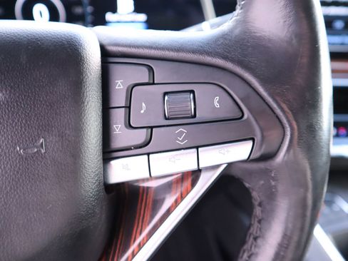 Used 2021 Cadillac Escalade ESV Premium Luxury w/ Driver Assist Tech Package image 39