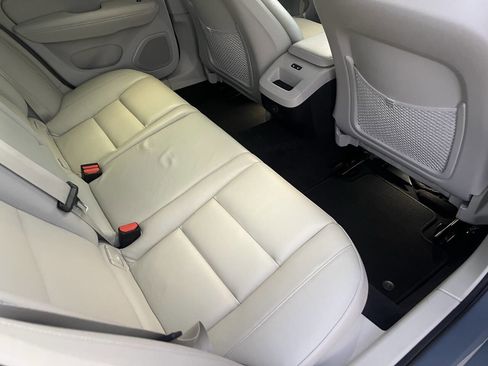 Used 2022 Volvo S60 B5 Momentum image 22