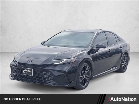Used 2025 Toyota Camry XSE FWD image 1