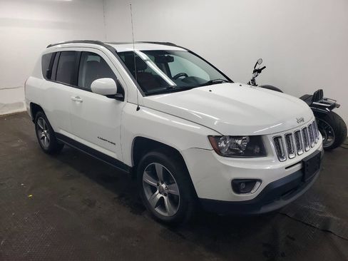 Used 2016 Jeep Compass High Altitude FWD image 3