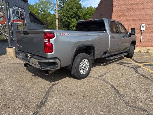 Used 2025 Chevrolet Silverado 2500 LT w/ Safety Package AWD/4WD image 4