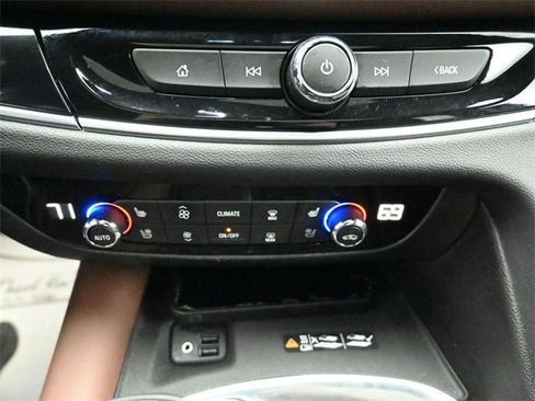 Used 2021 Buick Enclave Avenir w/ Avenir Technology Package image 18