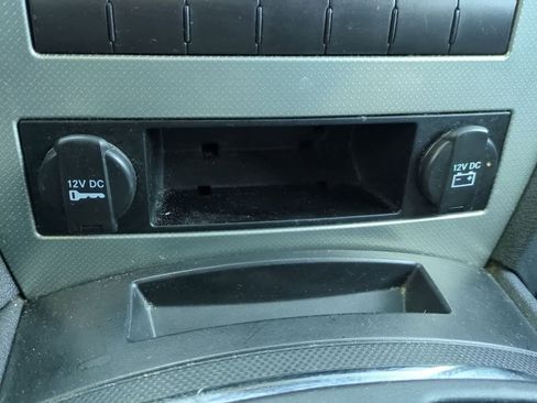 Used 2010 Jeep Grand Cherokee Laredo image 27