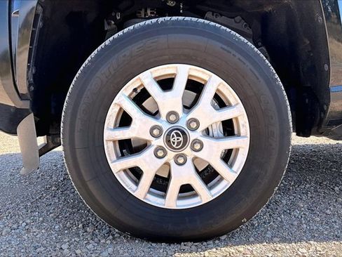 Used 2025 Toyota Tacoma SR5 AWD/4WD image 33