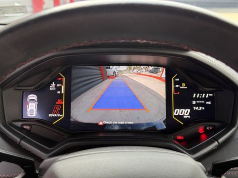 Used 2021 Lamborghini Huracan EVO image 19