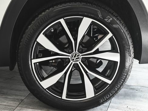 Used 2025 Volkswagen Atlas SEL Premium R-Line AWD/4WD image 7