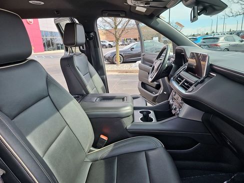 Used 2023 GMC Yukon SLT image 10
