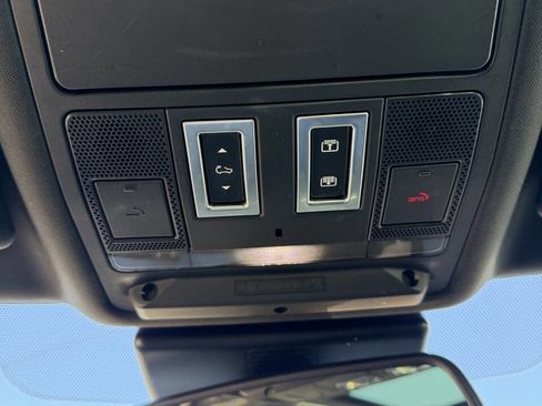 Used 2018 Jaguar F-PACE R-Sport image 30