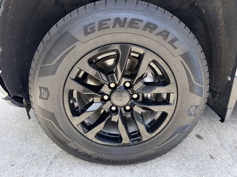 Used 2020 Chevrolet Silverado 1500 LT w/ All-Star Edition RWD image 40